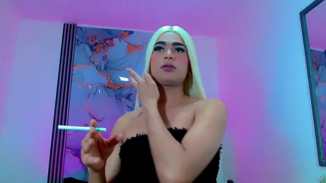 Hellen moons   online show from March 20, 7:04 pm