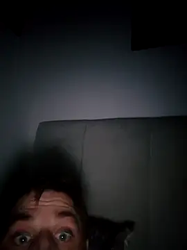 Snapshot of curiously-bi37 chatting on January 6, 2:15 am curiously-bi37 online show from January 6, 2:15 am