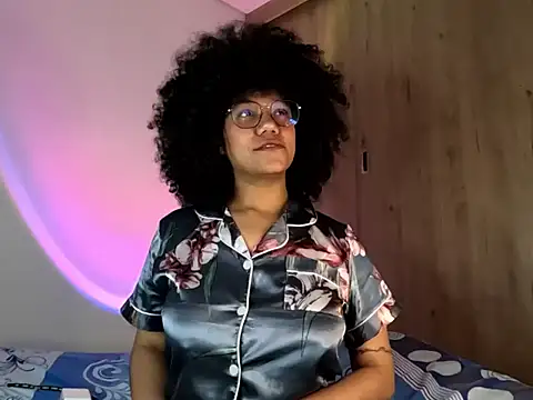 Snapshot of Ale_xandra chatting on May 11, 12:27 am Ale xandra online show from May 11, 12:27 am