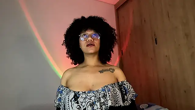 Snapshot of Ale_xandra chatting on May 30, 10:40 pm Ale xandra online show from May 30, 10:40 pm