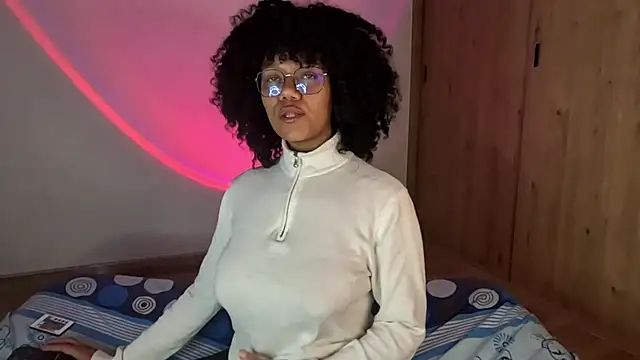 Snapshot of Ale_xandra chatting on June 17, 1:30 am Ale xandra online show from June 17, 1:30 am