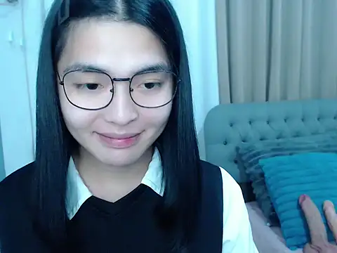 Snapshot of zhaviahale21 chatting on October 28, 2:53 pm zhaviahale21 online show from October 28, 2:53 pm