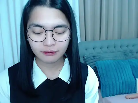 Snapshot of zhaviahale21 chatting on November 5, 10:37 am zhaviahale21 online show from November 5, 10:37 am