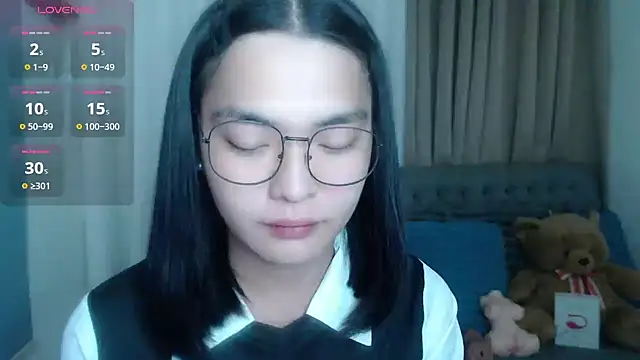 zhaviahale21 online show from July 12, 9:33 am