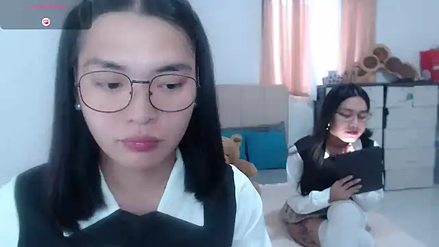 zhaviahale21 online show from July 25, 7:28 am