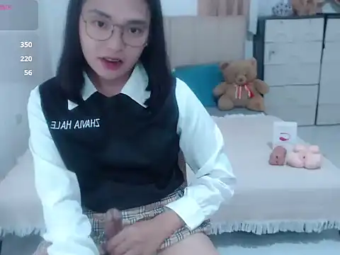 zhaviahale21 online show from August 5, 4:43 pm