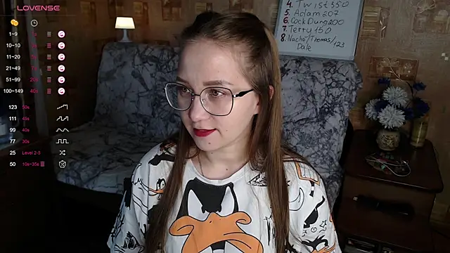 Snapshot of Miatiny chatting on December 6, 12:16 pm Miatiny online show from December 6, 12:16 pm