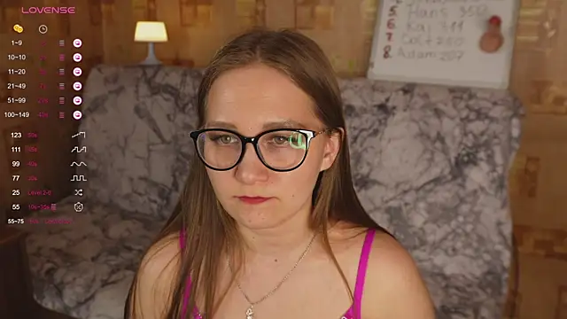 Snapshot of Miatiny chatting on January 19, 6:21 pm Miatiny online show from January 19, 6:21 pm