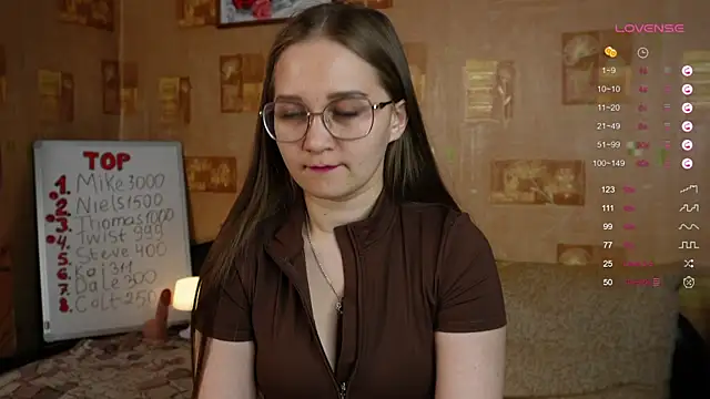 Snapshot of Miatiny chatting on March 2, 3:05 pm Miatiny online show from March 2, 3:05 pm