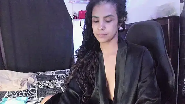 Snapshot of Moon_Sammy chatting on June 18, 1:15 pm Moon Sammy online show from June 18, 1:15 pm