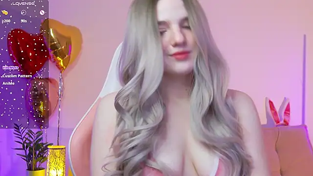 Roxieex online show from February 16, 9:05 pm