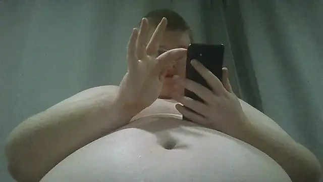 Snapshot of Richard_Moneyshot_23 chatting on January 8, 12:06 am Richard Moneyshot 23 online show from January 8, 12:06 am