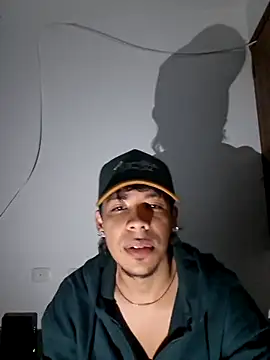 Snapshot of Elputas chatting on June 12, 1:10 pm Elputas online show from June 12, 1:10 pm