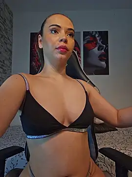 Snapshot of Antonella2_m chatting on May 27, 5:10 pm Antonella2 m online show from May 27, 5:10 pm