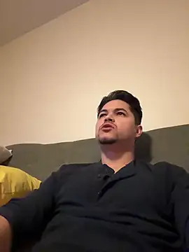 Snapshot of Serious_James27 chatting on February 1, 6:21 am Serious James27 online show from February 1, 6:21 am