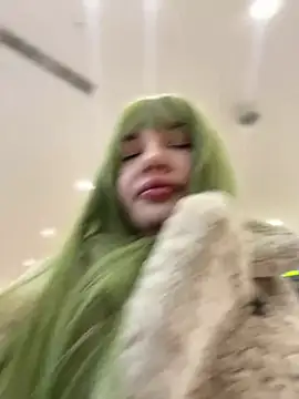 Snapshot of Holly_Molii chatting on January 9, 5:23 am Holly Molii online show from January 9, 5:23 am