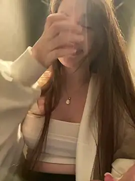 Snapshot of Holly_Molii chatting on January 10, 7:57 am Holly Molii online show from January 10, 7:57 am