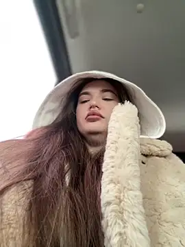 Snapshot of Holly_Molii chatting on January 11, 5:10 am Holly Molii online show from January 11, 5:10 am