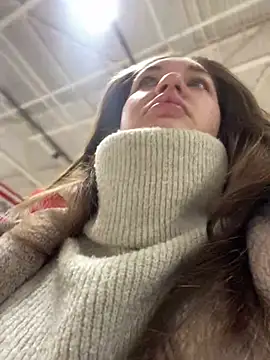 Snapshot of Holly_Molii chatting on January 19, 5:15 am Holly Molii online show from January 19, 5:15 am