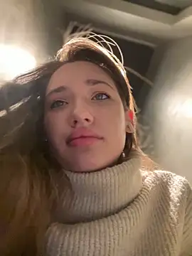 Snapshot of Holly_Molii chatting on January 19, 8:18 am Holly Molii online show from January 19, 8:18 am