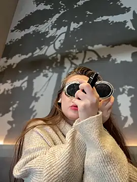 Snapshot of Holly_Molii chatting on January 25, 7:28 am Holly Molii online show from January 25, 7:28 am