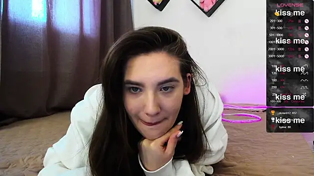 Snapshot of Holly_Molii chatting on February 9, 7:16 am Holly Molii online show from February 9, 7:16 am