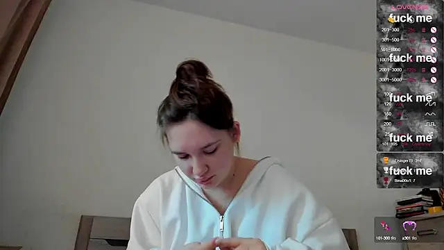 Snapshot of Holly_Molii chatting on February 18, 8:16 am Holly Molii online show from February 18, 8:16 am