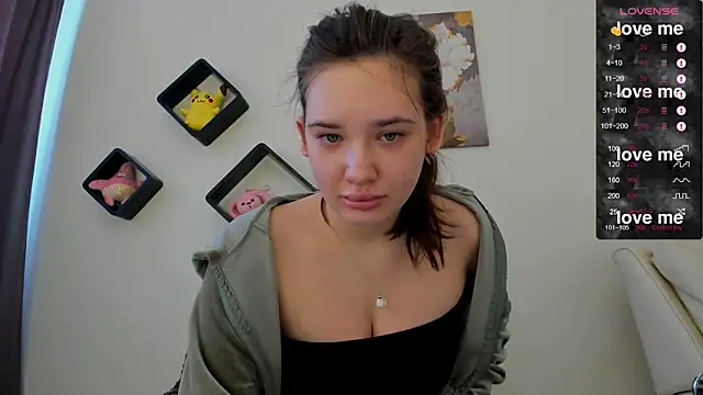 Snapshot of Holly_Molii chatting on February 24, 5:54 am Holly Molii online show from February 24, 5:54 am