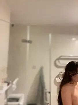 Snapshot of Holly_Molii chatting on March 9, 6:17 am Holly Molii online show from March 9, 6:17 am