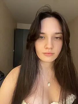Snapshot of Holly_Molii chatting on June 25, 12:42 pm Holly Molii online show from June 25, 12:42 pm