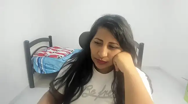 Snapshot of nikol_sexy39 chatting on January 12, 2:03 am nikol sexy39 online show from January 12, 2:03 am