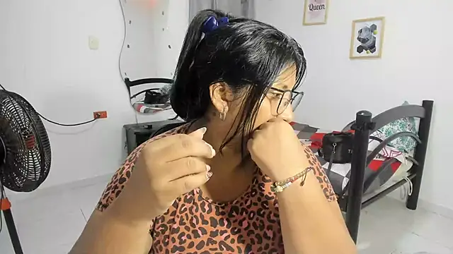 Snapshot of nikol_sexy39 chatting on November 5, 11:05 pm nikol sexy39 online show from November 5, 11:05 pm