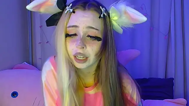 suemeow online show from November 9, 4:27 pm