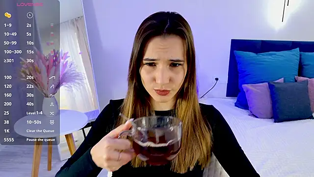 Alice Weiss online show from March 4, 5:21 am