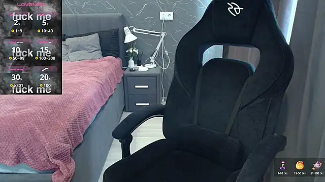 Alice Weiss online show from October 9, 9:40 am