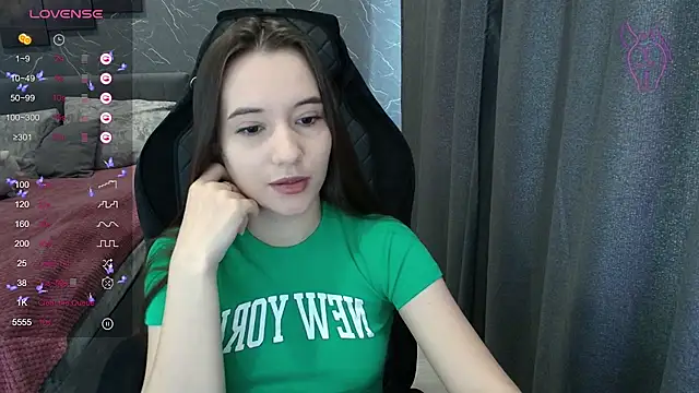 Snapshot of Alice_Weiss chatting on July 17, 9:27 am Alice Weiss online show from July 17, 9:27 am