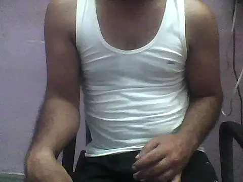 Snapshot of guryverma chatting on June 3, 6:05 am guryverma online show from June 3, 6:05 am