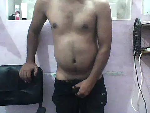 Snapshot of guryverma chatting on June 4, 11:49 am guryverma online show from June 4, 11:49 am