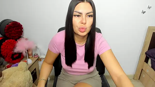Snapshot of kilenyapatrice chatting on May 12, 10:45 am kilenyapatrice online show from May 12, 10:45 am