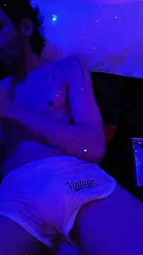 johngil0995 online show from November 12, 5:52 am