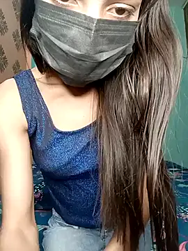 Snapshot of poojaji690 chatting on February 7, 6:24 am poojaji690 online show from February 7, 6:24 am