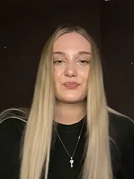 Snapshot of Alisa_Rise chatting on February 14, 8:37 pm Alisa Rise online show from February 14, 8:37 pm