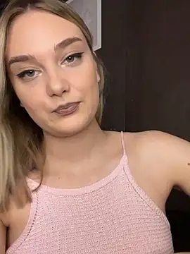 Snapshot of Alisa_Rise chatting on November 2, 3:25 pm Alisa Rise online show from November 2, 3:25 pm