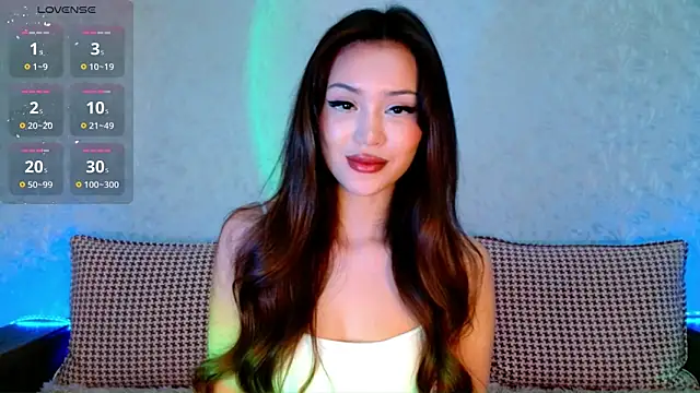 Min Jee  online show from March 10, 7:42 am