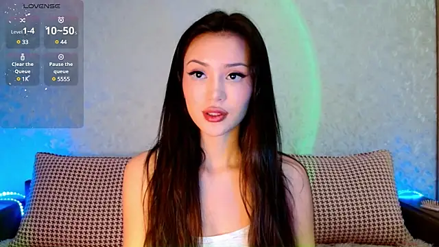 Min Jee  online show from March 22, 4:37 pm