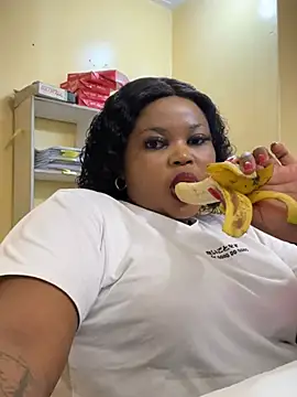 Curveysinaa online show from February 14, 8:10 am