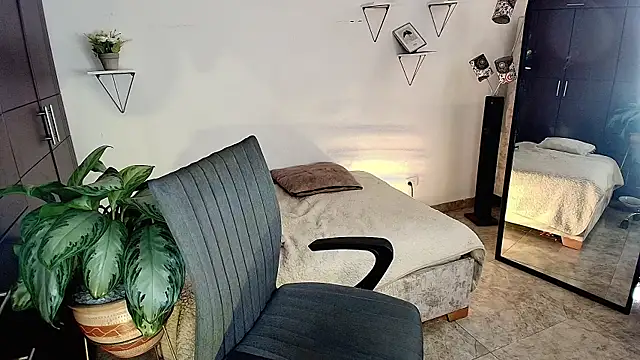Snapshot of mariana_cruzz chatting on July 27, 4:25 pm mariana cruzz online show from July 27, 4:25 pm