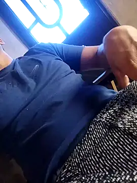 Snapshot of RelaxJhon99 chatting on November 27, 8:11 pm RelaxJhon99 online show from November 27, 8:11 pm