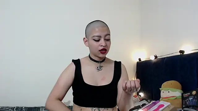 Bitsy Messy online show from December 20, 4:42 am