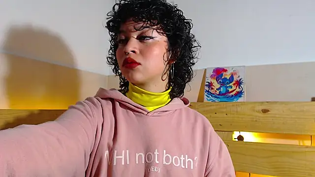 Snapshot of Bitsy_Messy chatting on February 12, 11:55 pm Bitsy Messy online show from February 12, 11:55 pm